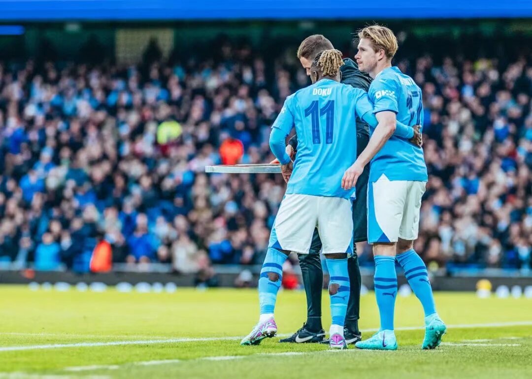 球迷多次使用焰火 拜仁被罚关闭部分看台