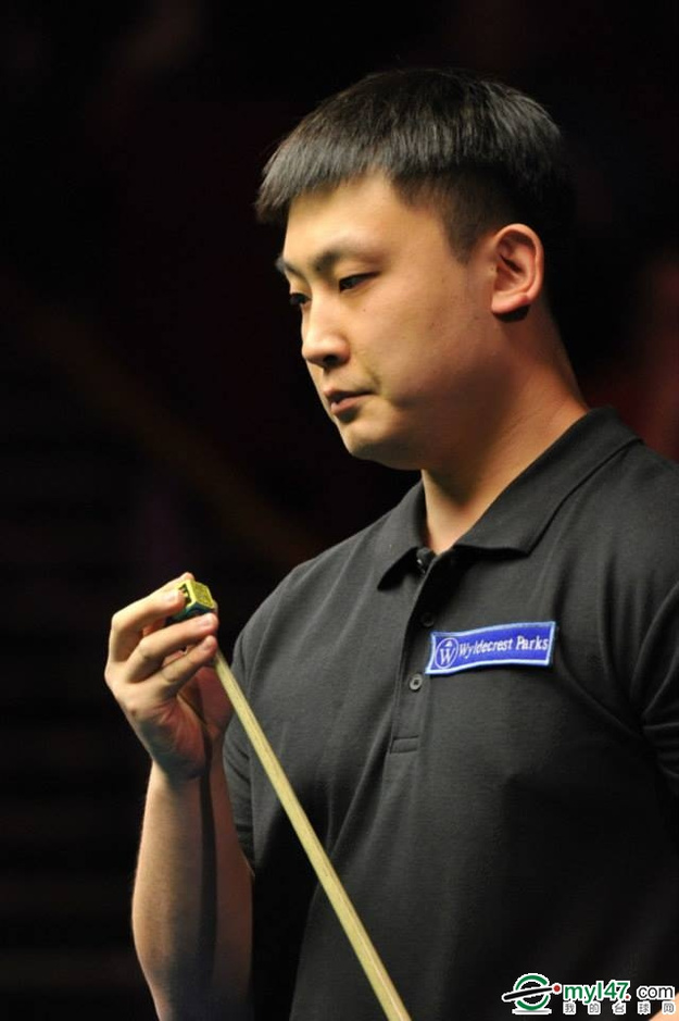 他正逐步迈 他正逐步迈